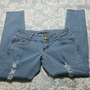 Classic blue jeans (ripped)